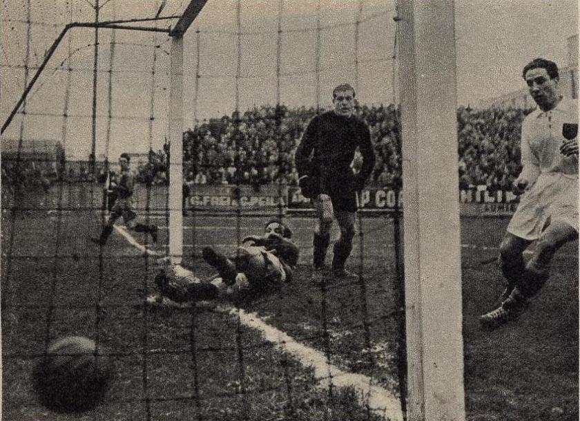 Fatton est à terre, il ouvre pourtant le score dès la 6ème minute. Müller, le gardien des champions d’automne ne peut que constater les dégâts.