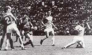 1983-84_alain_geiger_siegertor